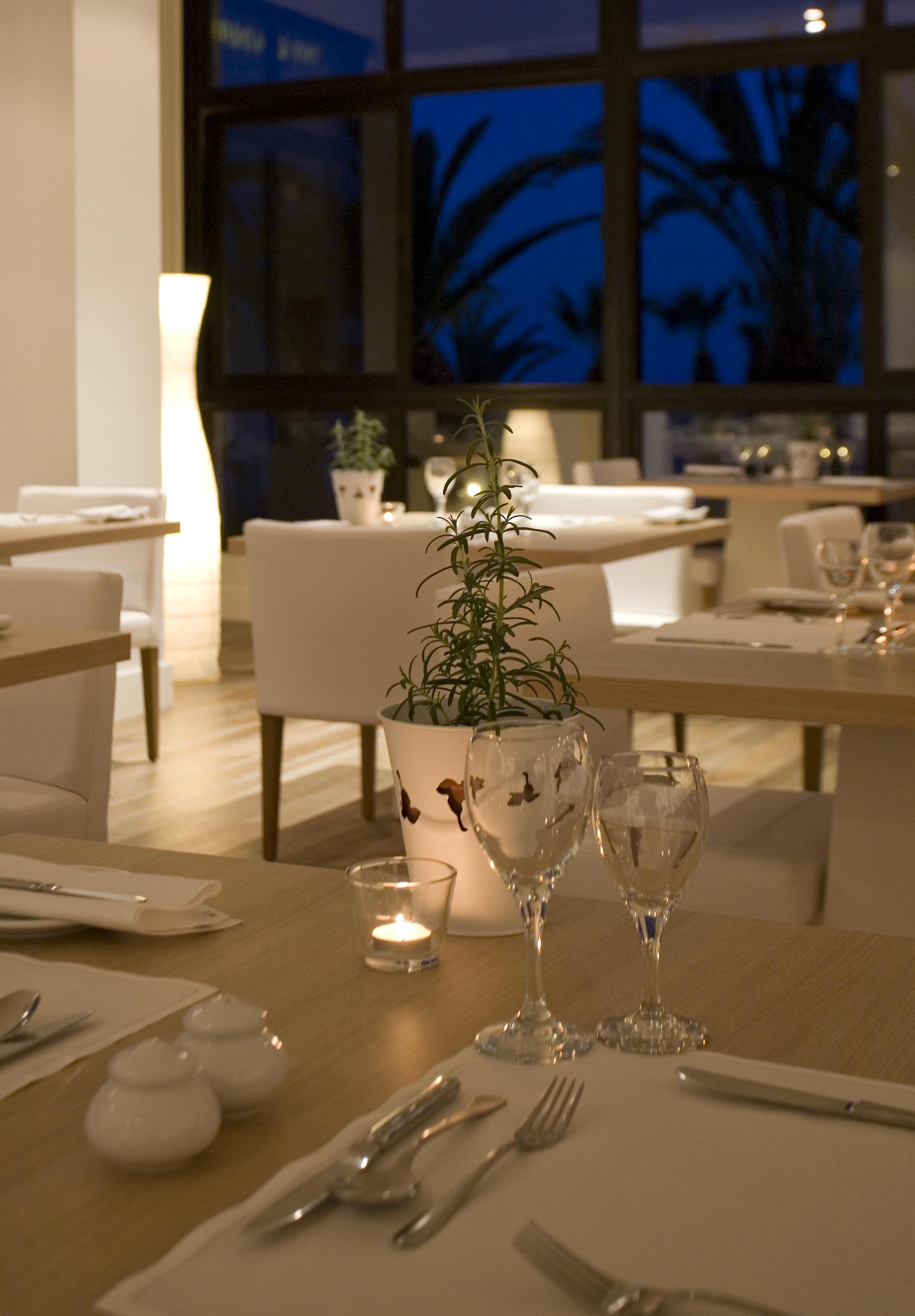 Sandy Beach Hotel & Spa - Ex Sentido Larnaka Restaurant foto